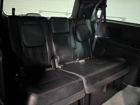 Used 2019 Dodge Grand Caravan GT image 18