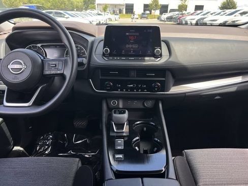 Used 2023 Nissan Rogue SV FWD image 15