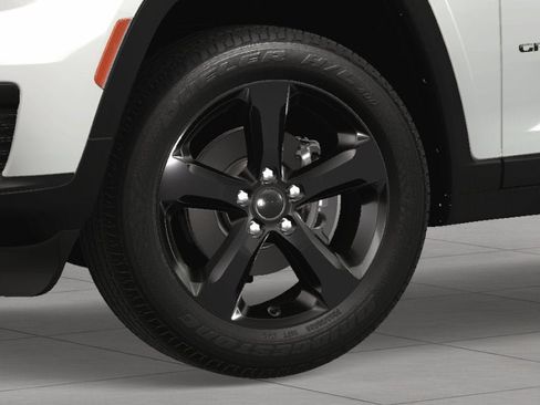 New 2024 Jeep Grand Cherokee L Altitude image 39