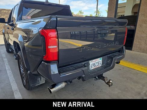 Used 2025 Toyota Tacoma TRD Sport RWD image 5