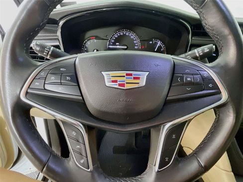 Used 2018 Cadillac XT5 Luxury w/ Driver Awareness Package FWD image 14