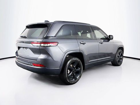 Used 2024 Jeep Grand Cherokee Altitude AWD/4WD image 11