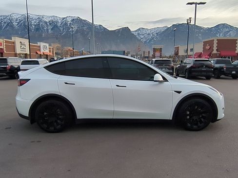 Used 2021 Tesla Model Y Long Range image 2