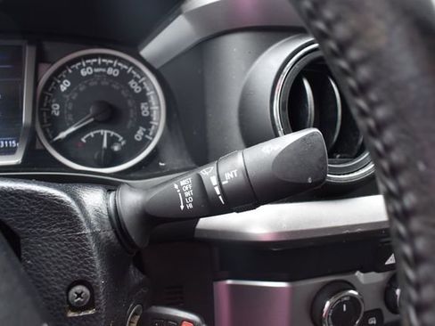 Used 2021 Toyota Tacoma SR5 image 29