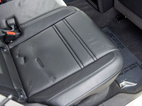 Certified 2023 Porsche Cayenne Platinum Edition w/ Performance Package image 48