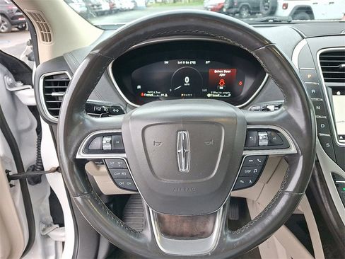 Used 2019 Lincoln Nautilus Select w/ Class II Trailer Tow Package image 20