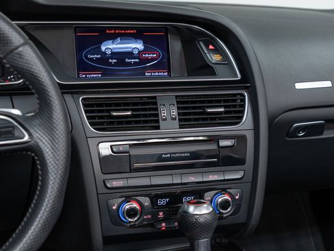 Used 2013 Audi RS 5 Cabriolet w/ Audi MMI Navigation Plus Pkg image 20