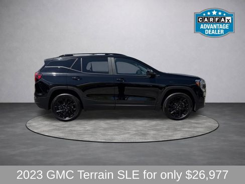 Used 2023 GMC Terrain SLE w/ Driver Convenience Package AWD/4WD image 2