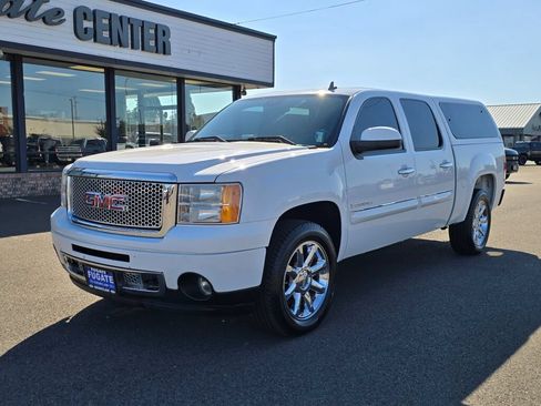 Used 2008 GMC Sierra 1500 Denali AWD/4WD image 2