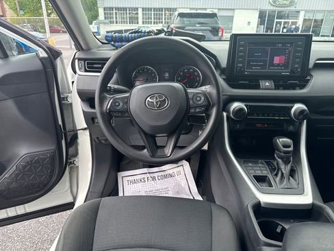 Used 2021 Toyota RAV4 LE AWD/4WD image 13