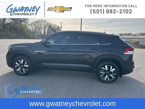 Used 2022 Volkswagen Atlas Cross Sport SE image 8