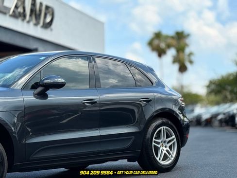 Used 2020 Porsche Macan AWD/4WD image 3