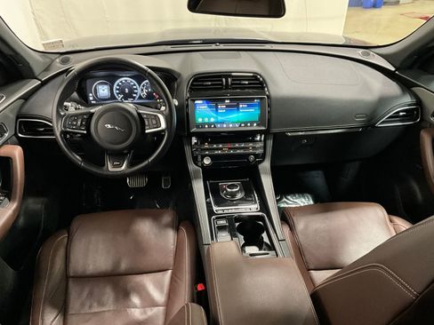 Used 2018 Jaguar F-PACE S image 14