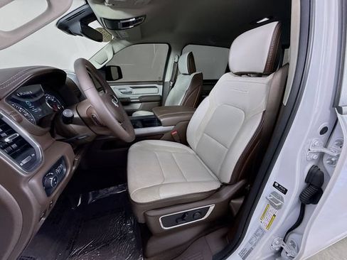 Used 2025 RAM 1500 Laramie AWD/4WD image 21