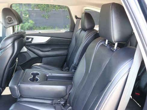 Used 2025 Acura MDX FWD w/ Technology Package image 17