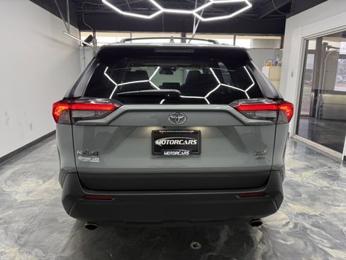 Used 2022 Toyota RAV4 XLE w/ Convenience Package image 4