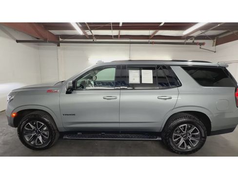 Used 2024 Chevrolet Tahoe Z71 w/ Luxury Package AWD/4WD image 5