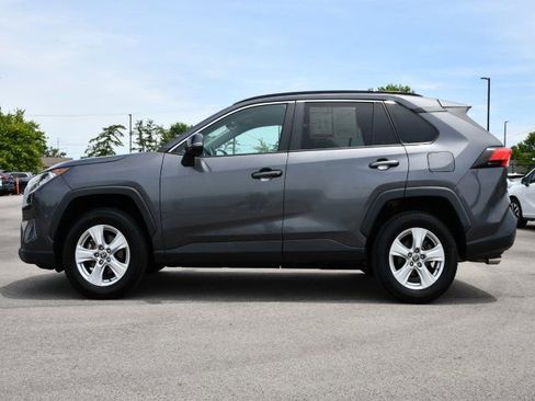 Used 2021 Toyota RAV4 XLE AWD/4WD image 4