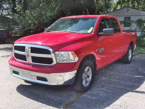 Used 2020 RAM 1500 Classic SLT AWD/4WD image 3