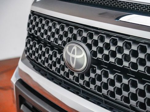 Used 2019 Toyota Tundra SR5 RWD image 9