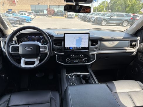 Used 2024 Ford Expedition Max XLT AWD/4WD image 11