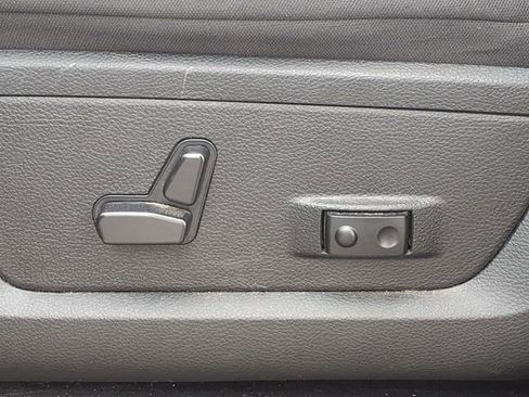 Used 2024 RAM 2500 Big Horn AWD/4WD image 12