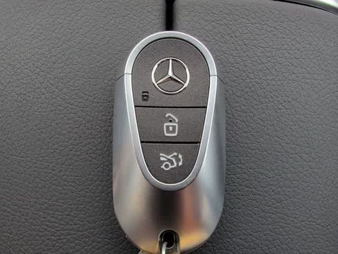 Used 2026 Mercedes-Benz GLC 300 image 34