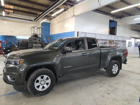 Used 2018 Chevrolet Colorado W/T w/ WT Convenience Package image 2