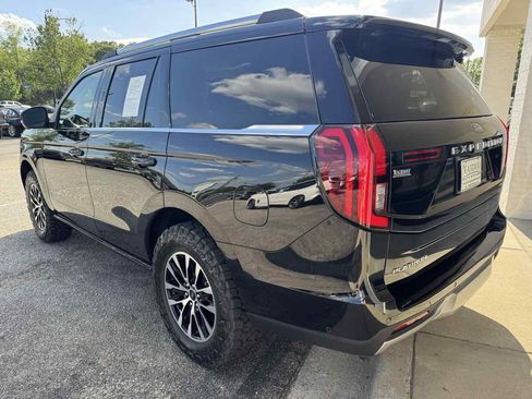 Used 2025 Ford Expedition Platinum AWD/4WD image 26