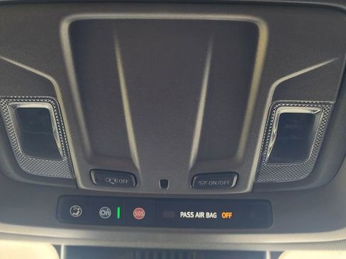 Used 2025 GMC Sierra 1500 SLT AWD/4WD image 38