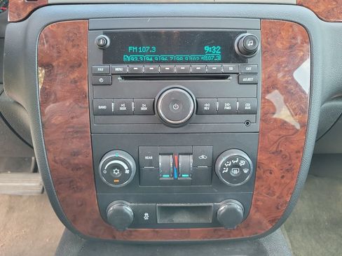 Used 2013 Chevrolet Suburban LS AWD/4WD image 16