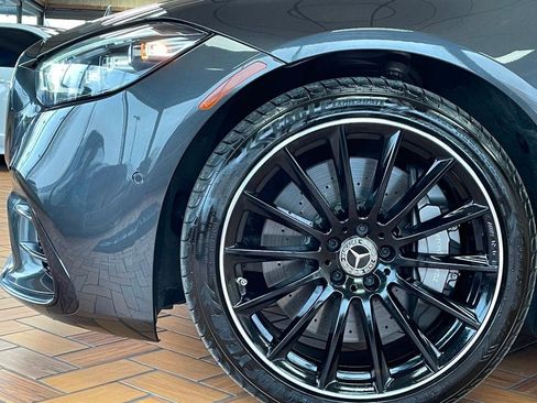 Used 2022 Mercedes-Benz S 500 4MATIC w/ AMG Line Package image 7