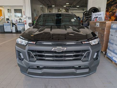 Used 2025 Chevrolet Colorado W/T w/ WT Custom Package image 2