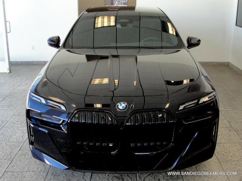 Used 2023 BMW 740i 740i M SPORT PRO+HUD+SWAROVSKI w/ Parking Assistance Package image 7