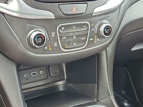Used 2020 Chevrolet Equinox LT AWD/4WD image 23