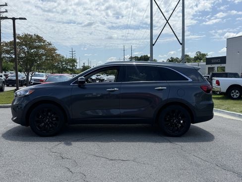 Used 2020 Kia Sorento EX FWD image 2