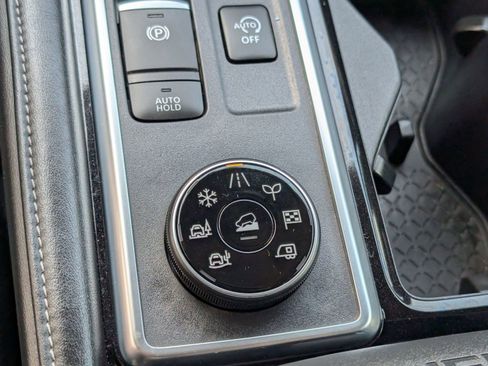 Used 2023 Nissan Pathfinder SL image 19