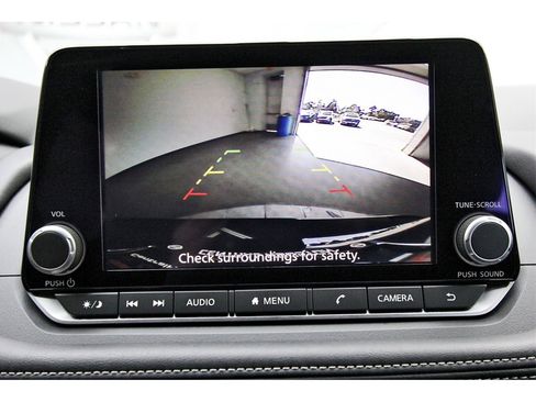 Used 2025 Nissan Rogue S image 21