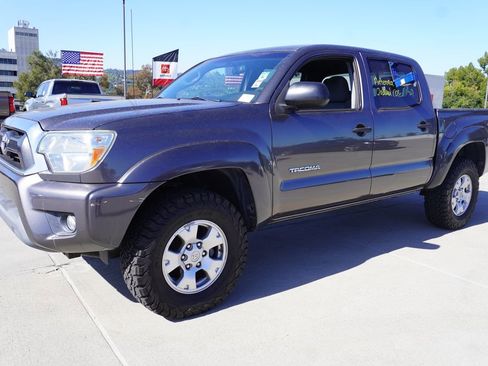 Used 2014 Toyota Tacoma PreRunner w/ TRD Off-Road Package RWD image 5