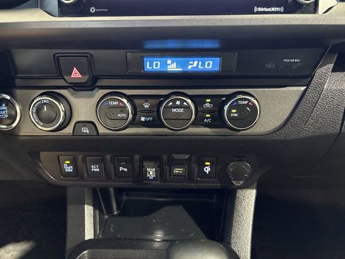 Certified 2022 Toyota Tacoma TRD Off-Road w/ Technology Package AWD/4WD image 19