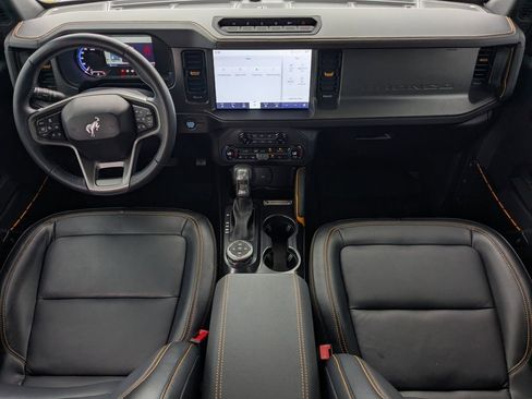 Used 2024 Ford Bronco Badlands image 16