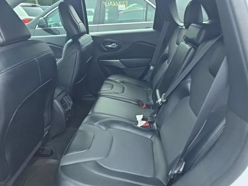 Used 2022 Jeep Cherokee Limited AWD/4WD image 10