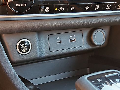 Certified 2023 Nissan Rogue SV w/ SV Premium Package AWD/4WD image 15