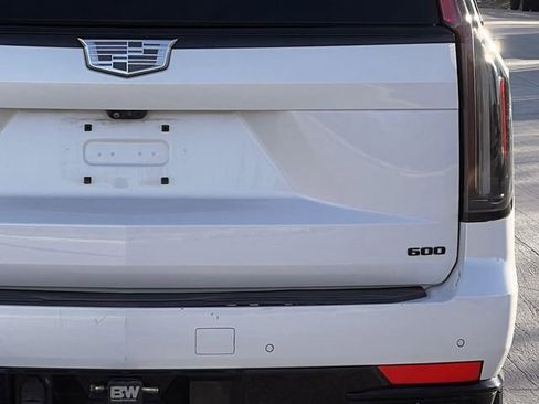 Used 2022 Cadillac Escalade Sport Platinum w/ LPO, ONYX Package image 7