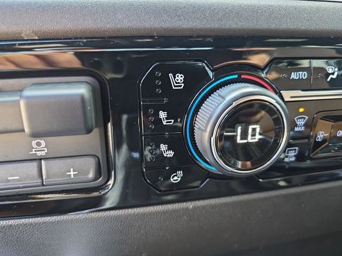 Certified 2024 Chevrolet Silverado 1500 High Country image 22