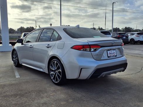 Used 2021 Toyota Corolla SE FWD image 2