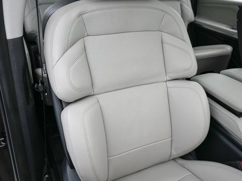 Used 2025 Lincoln Navigator Reserve AWD/4WD image 39