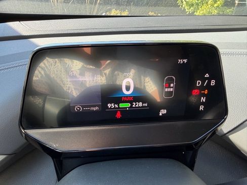 New 2025 Volkswagen ID.4 Pro S image 29