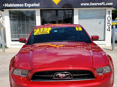Used 2013 Ford Mustang Premium RWD image 3
