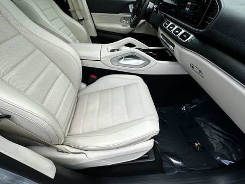 Certified 2023 Mercedes-Benz GLS 450 4MATIC image 15